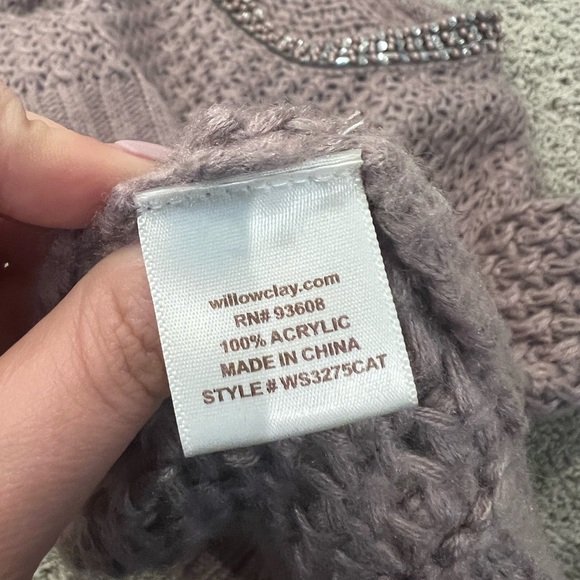 Willow & Clay long sleeve knit sweater with beaded and sequined neckline - Picture 7 of 7